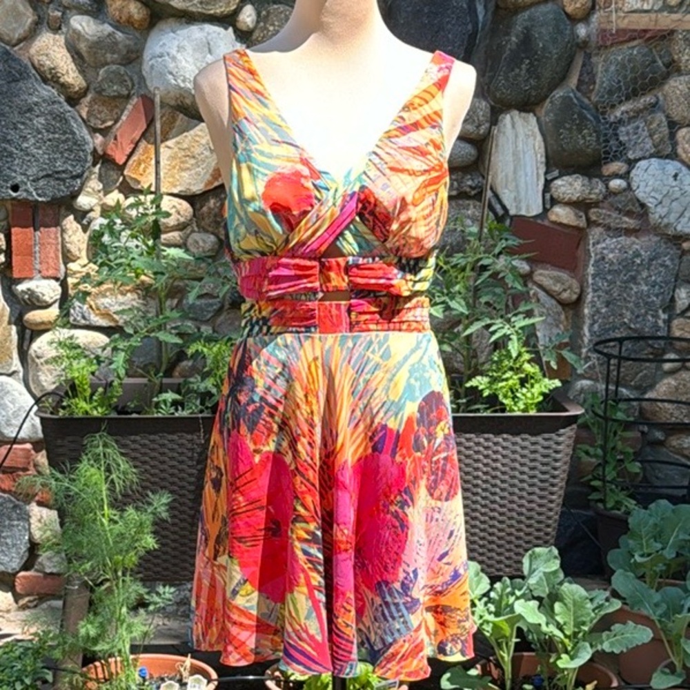 Marciano Tropical Blossoms and Palms Waist Cutout Flirty Dress Size 10.